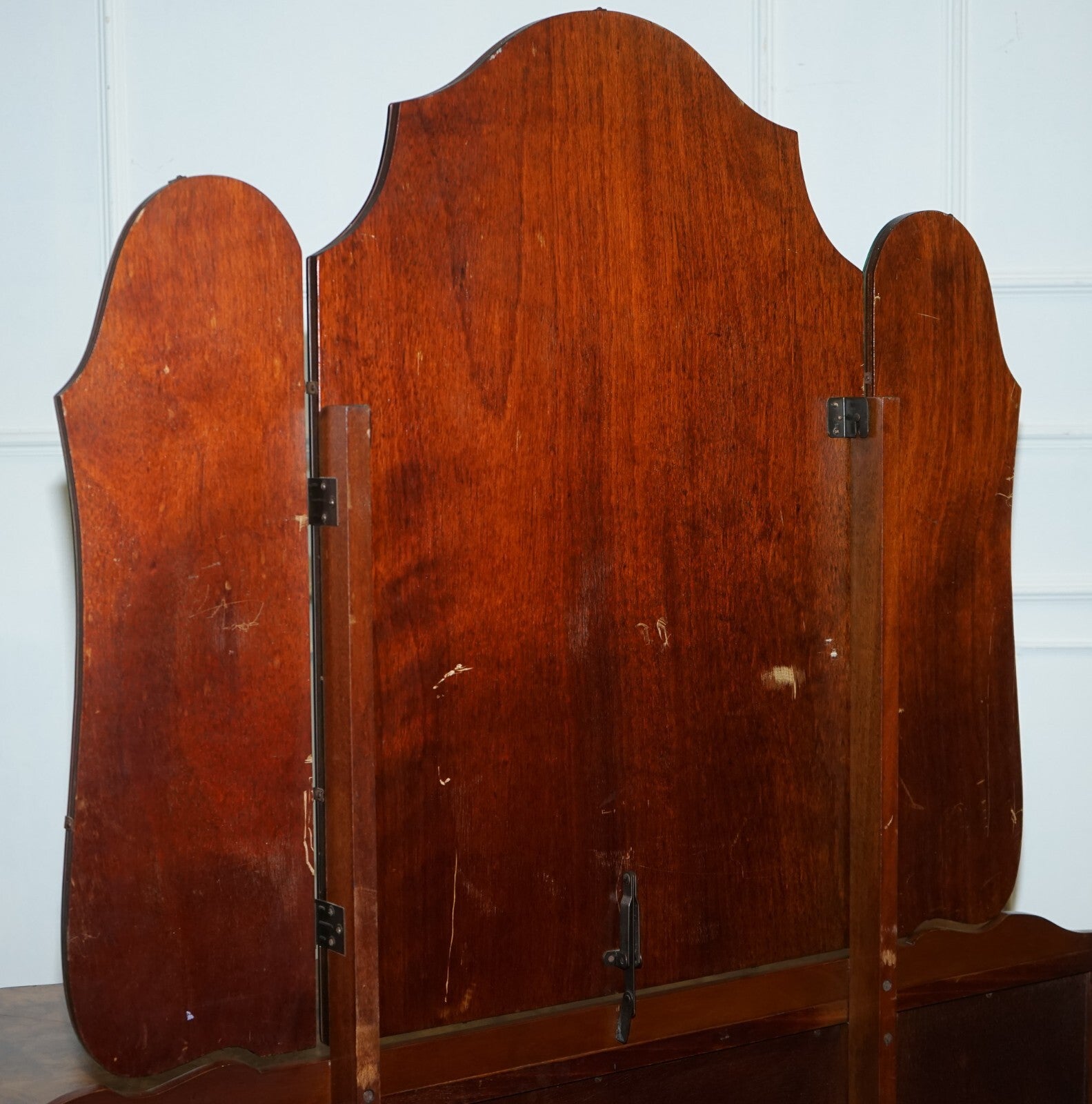 ANTIQUE 1920'S BURR WALNUT ART DECO DRESSING TABLE WITH PLENTY OF DRAWERS