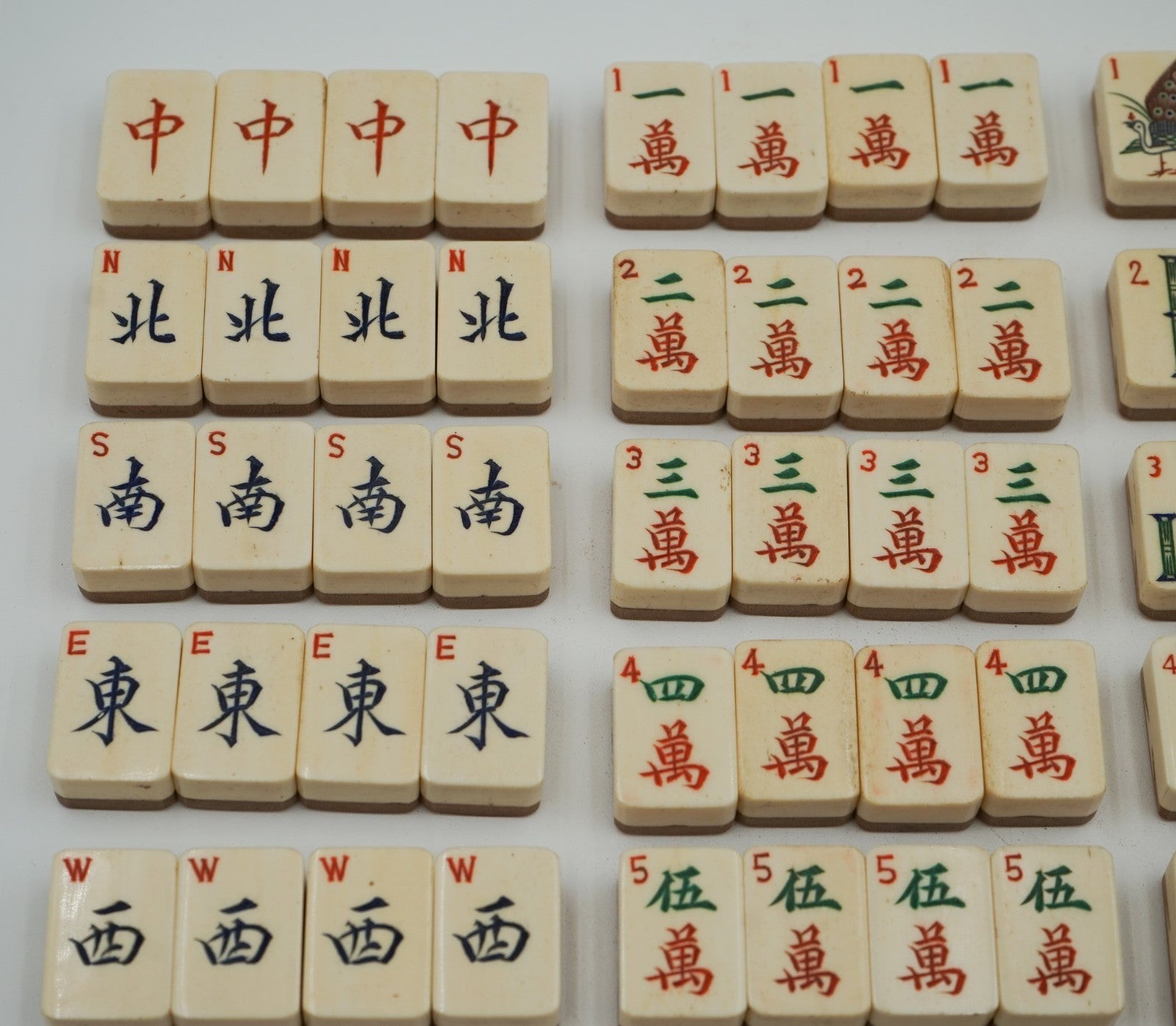 ANTIQUE TRADITIONAL CHINESE MAHJONG GAME SET WITH 144 TILES