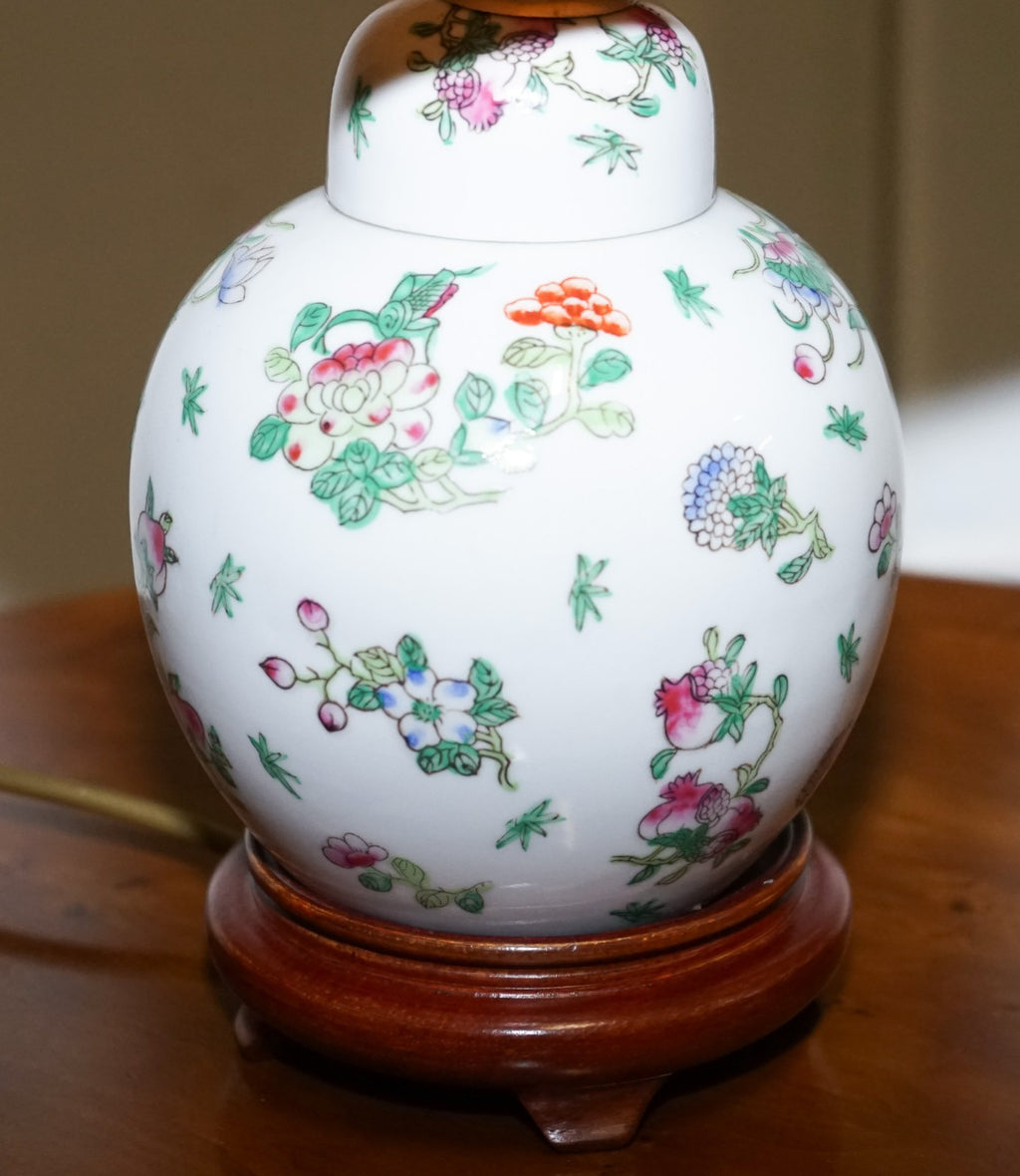 PAIR OF VINTAGE ORIENTAL ASIAN HAND PAINTED TABLE LAMPS WITH LAMP SHADES