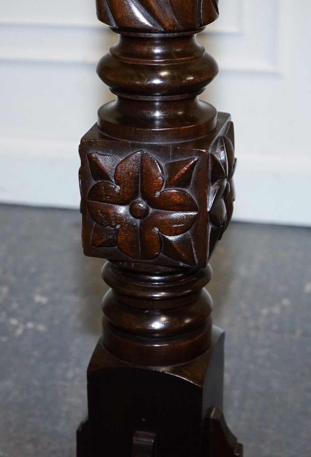 RESTORED PAIR OF EARLY VICTORIAN ENGLISH PEDESTALS WITH WHITE MARBLE TOPS 145 CM