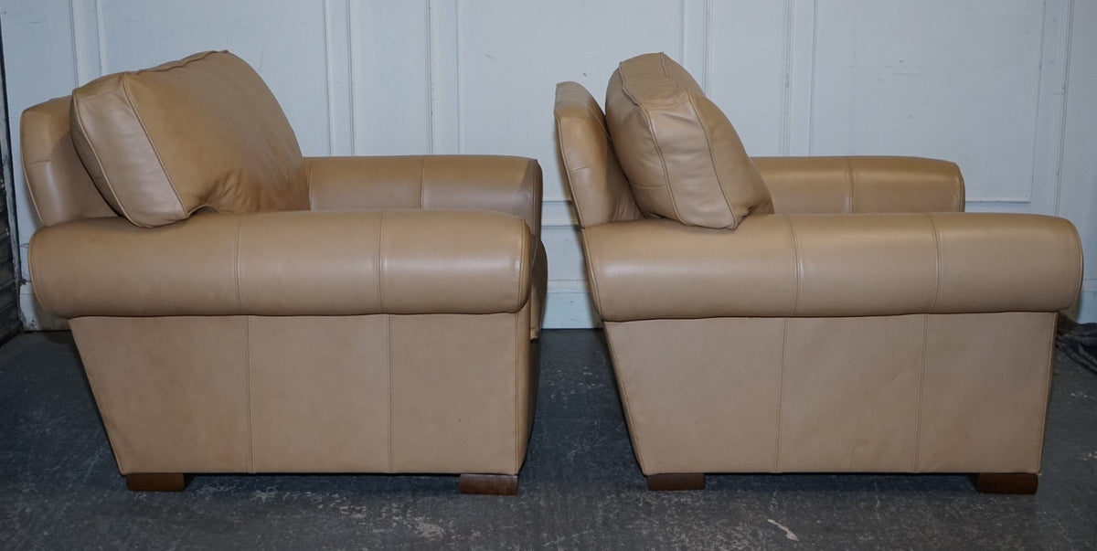 FINE LATTE BROWN LEATHER PAIR OF ARMCHAIRS MADE BY MULTIYORK ENGLAND