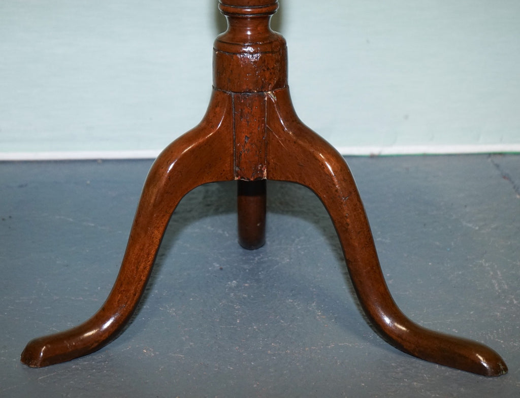 VICTORIAN HARDWOOD TILT TOP TRIPOD TABLE ROUND SIDE OR WiNE TABLE