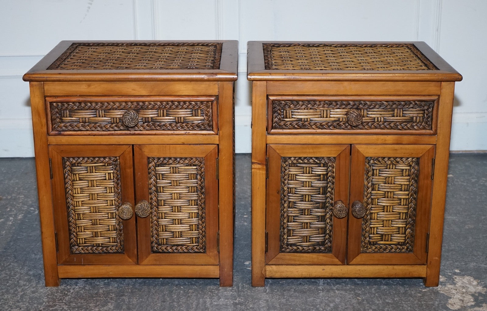 VINTAGE PAIR OF WICKER OR RATTAN NIGHTSTANDS BEDSIDE TABLES CUPBOARD & DRAWER