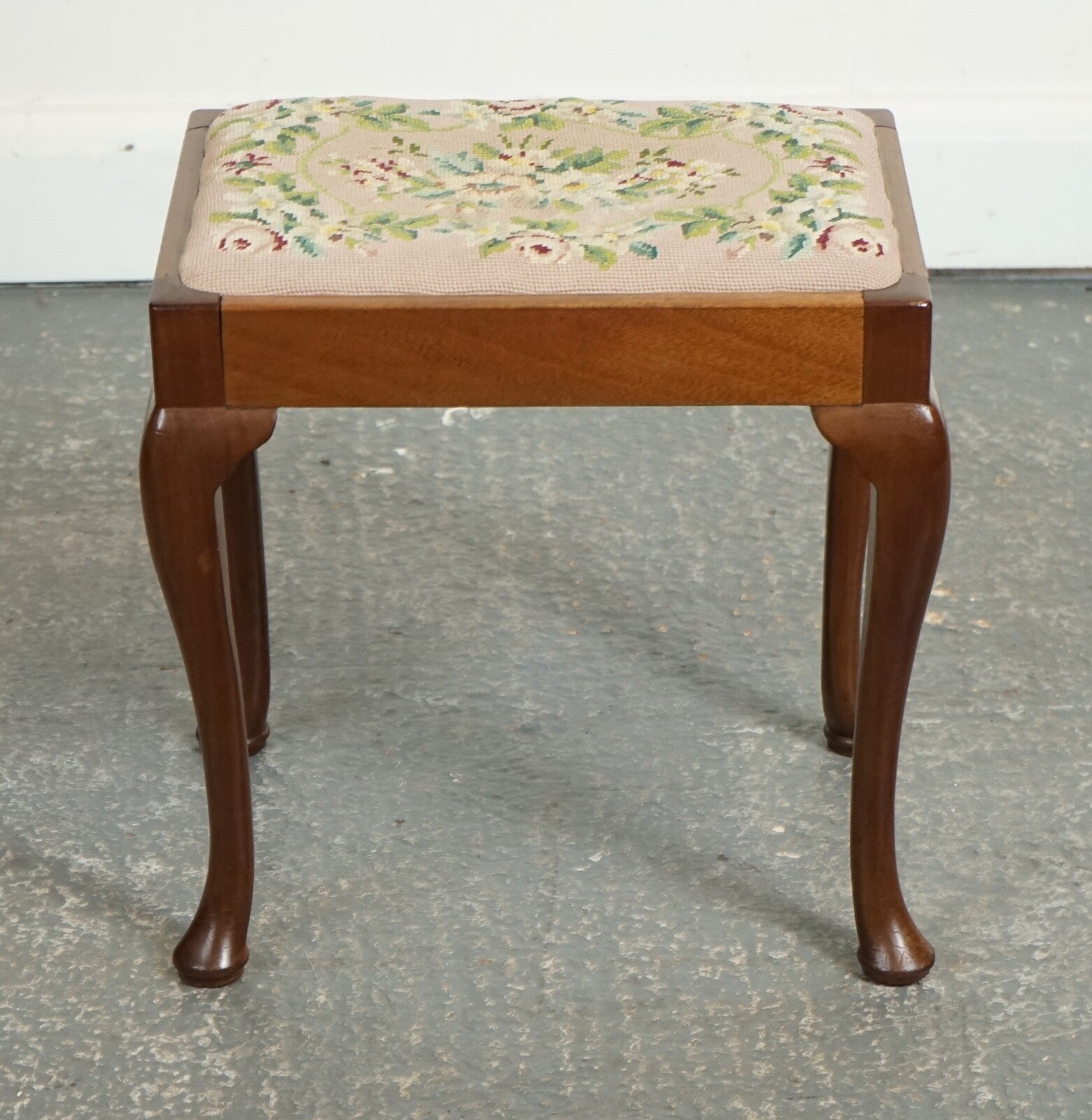 LOVELY PIANO DRESSING TABLE STOOL WITH FLOWER STITCHWORK WITH QUEEN ANNE LEGS J1