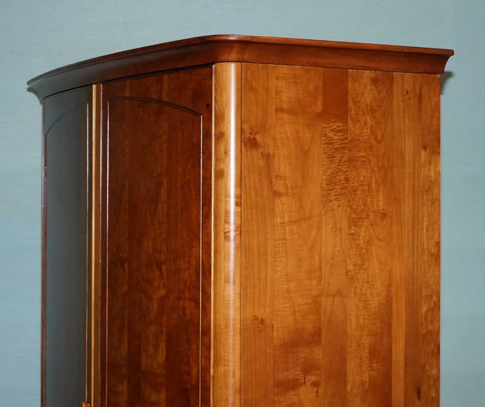 FRENCH STYLE WILLIS & GAMBIER ROCHELLE COLLECTION DOUBLE WARDROBE (1/2)
