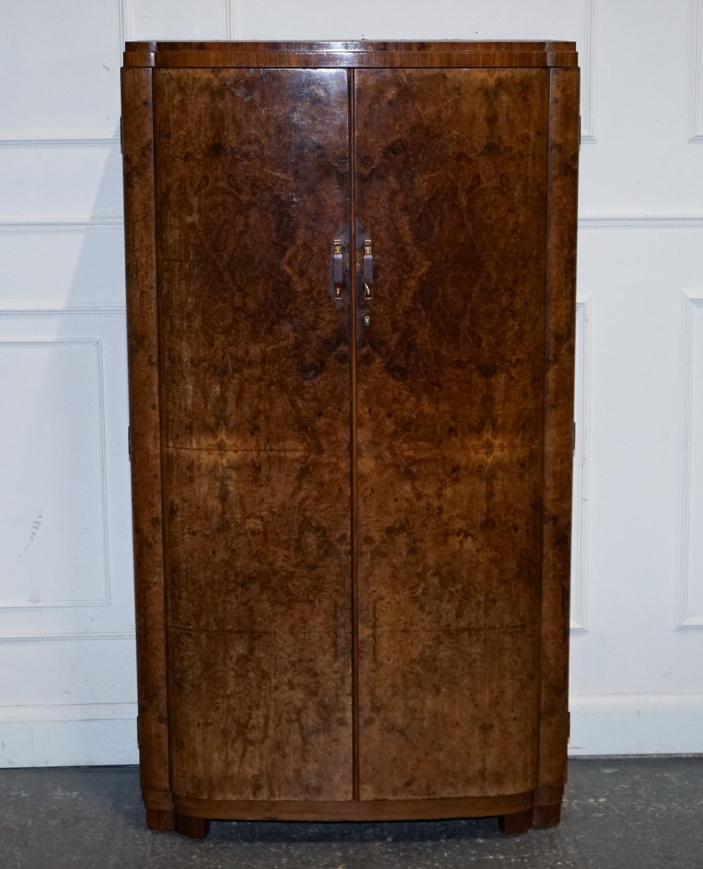 ANTIQUE CIRCA 1930'S ENGLISH BURR WALNUT ART DECO TWO DOOR WARDROBE WITH SHELVES