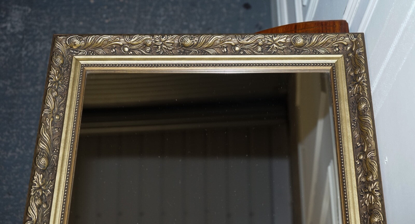 LOVELY VINTAGE GOLD ORNATE BEVELLED WALL MIRROR