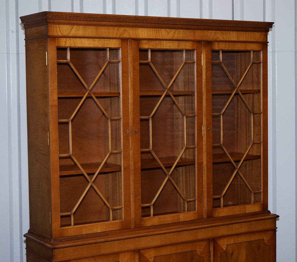 VINTAGE ENGLISH BURR YEW WOOD 3 DOOR ASTRAGAL GLAZED DISPLAY BOOKCASE CABINET