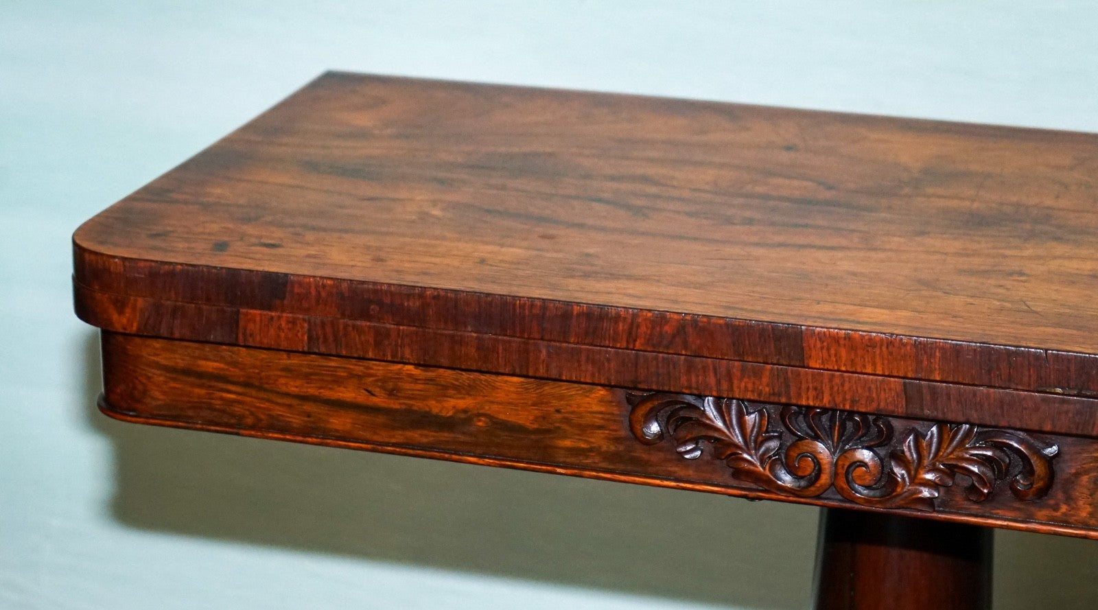 ANTIQUE 1830s WILLIAM IV FOLDING PEDESTAL CARD GAME TABLE CARVED PAW BASE