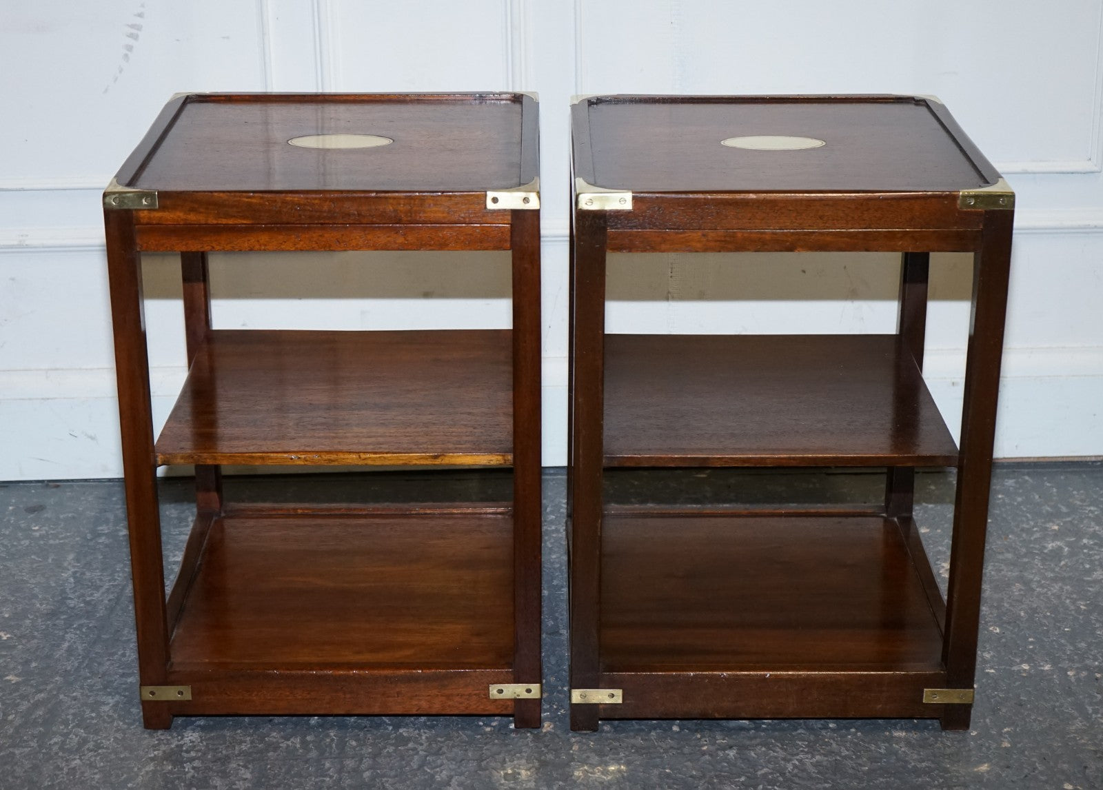 VINTAGE PAIR OF KENNEDY LONDON MILITARY CAMPAIGN BRASS SIDE END WINE TABLES