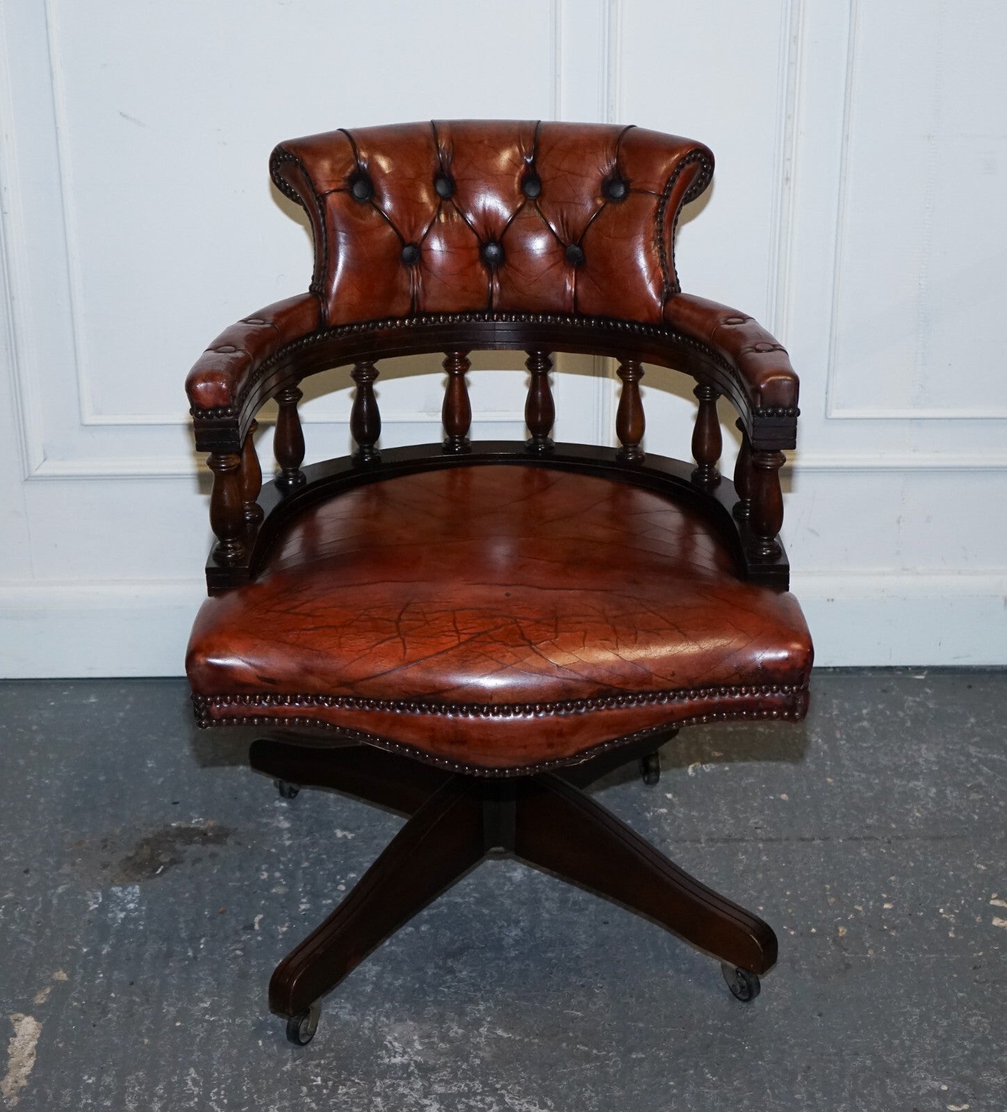 ANTIQUE HAND DYED BROWN LEATHER CHESTERFIELD CAPTAINS OFFICE SWIVEL ARMCHAIR