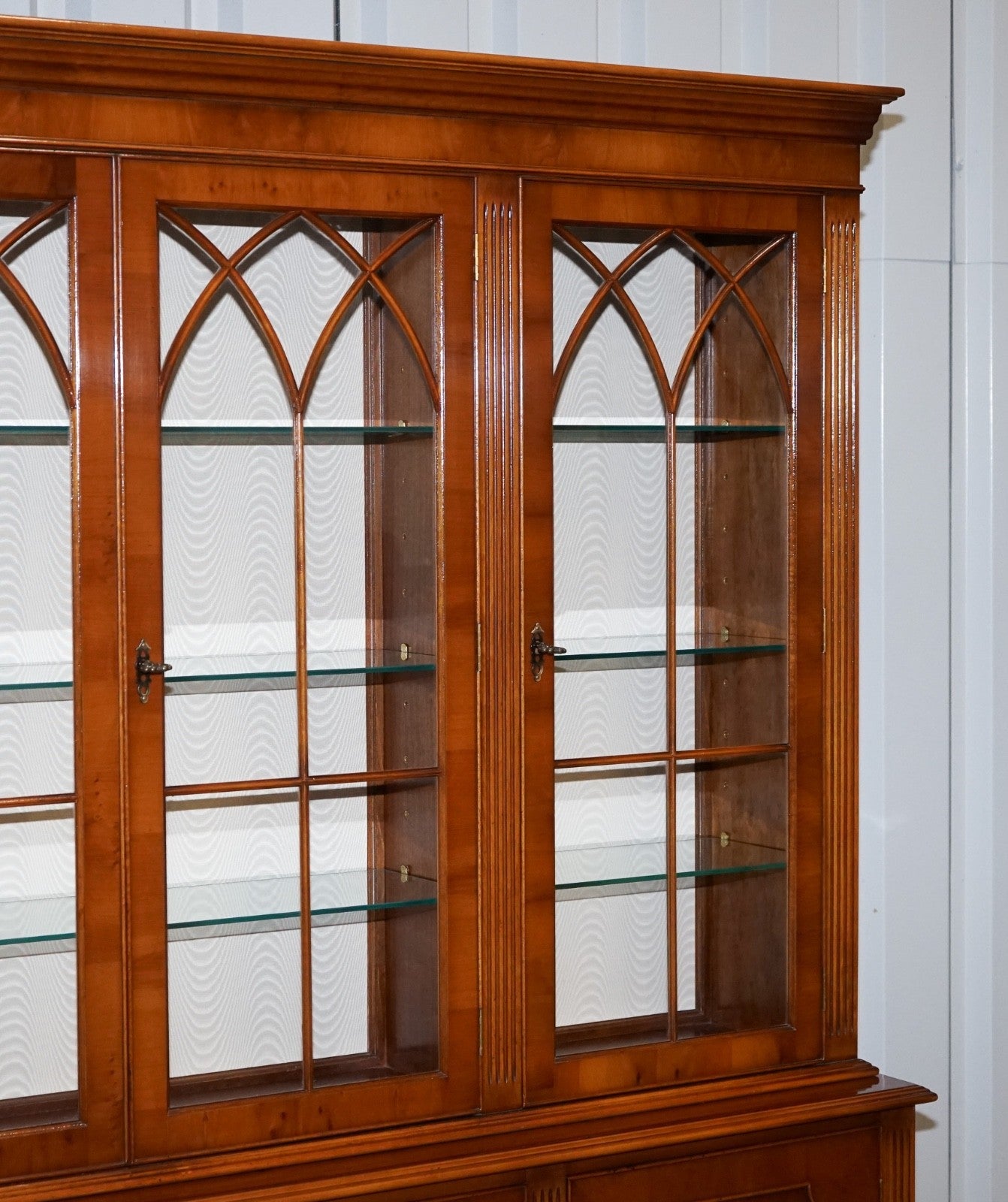 ANTIQUE GEORGIAN STYLE YEW WOOD FOUR DOOR DISPLAY CABINET BOOKCASE