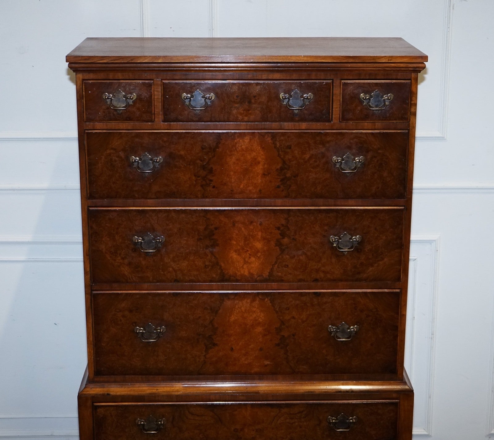 ANTIQUE GEORGIAN STYLE BURR WALNUT CHEST ON STAND WITH QUEEN ANNE LEGS