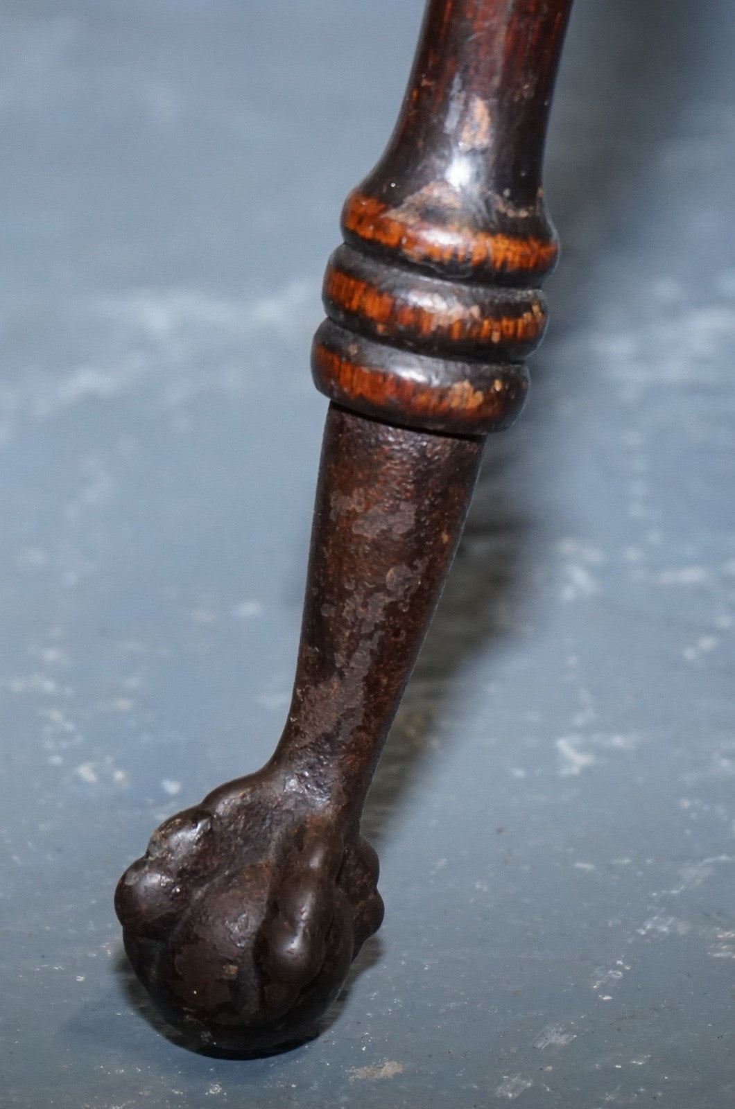 ANTIQUE VICTORIAN TIGER OAK SIDE TABLE TURNED BOBBIN LEGS WITH CAST IRON FEET