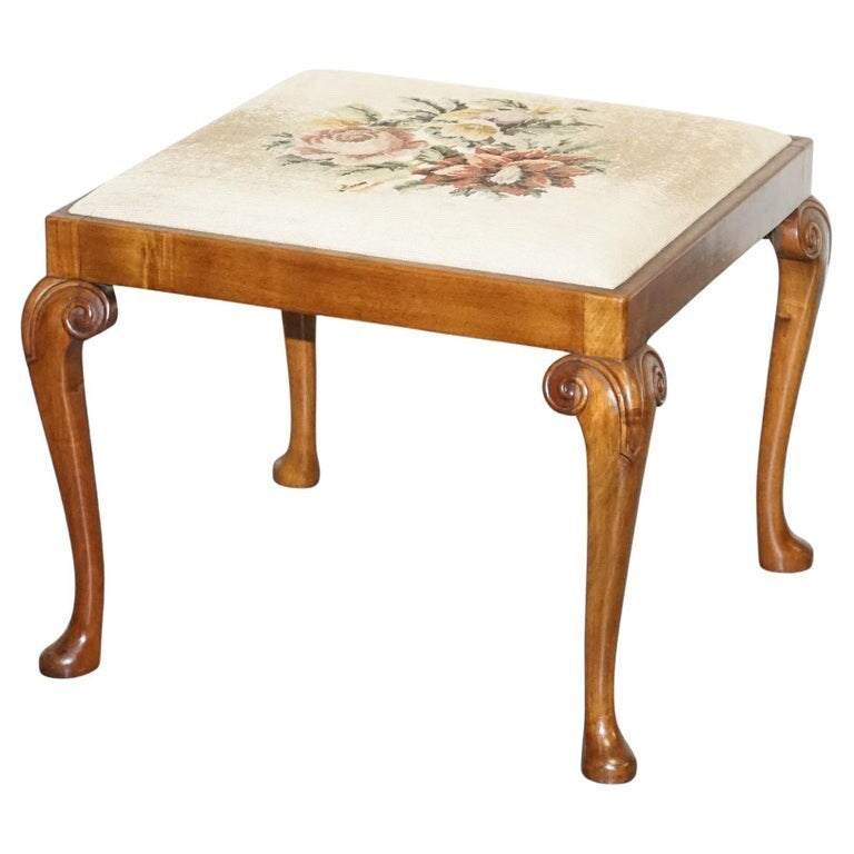 LOVELY DECORATIVE VICTORIAN HAND CARVED QUEEN ANNE LEGS PIANO STOOL