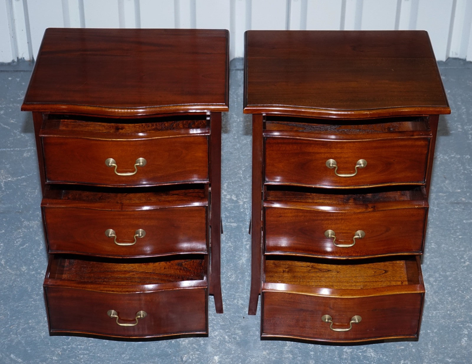 GEORGIAN REVIVAL STYLE SERPENTINE NIGHTSTANDS BEDSIDES BY BRIGHTS OF NETTLEBED
