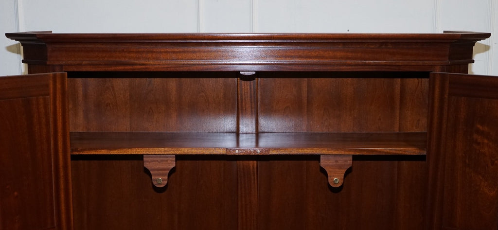 STUNNING LARGE BESPOKE PANELLED HALLWAY CUPBOARD WARDROBE AMOIRE