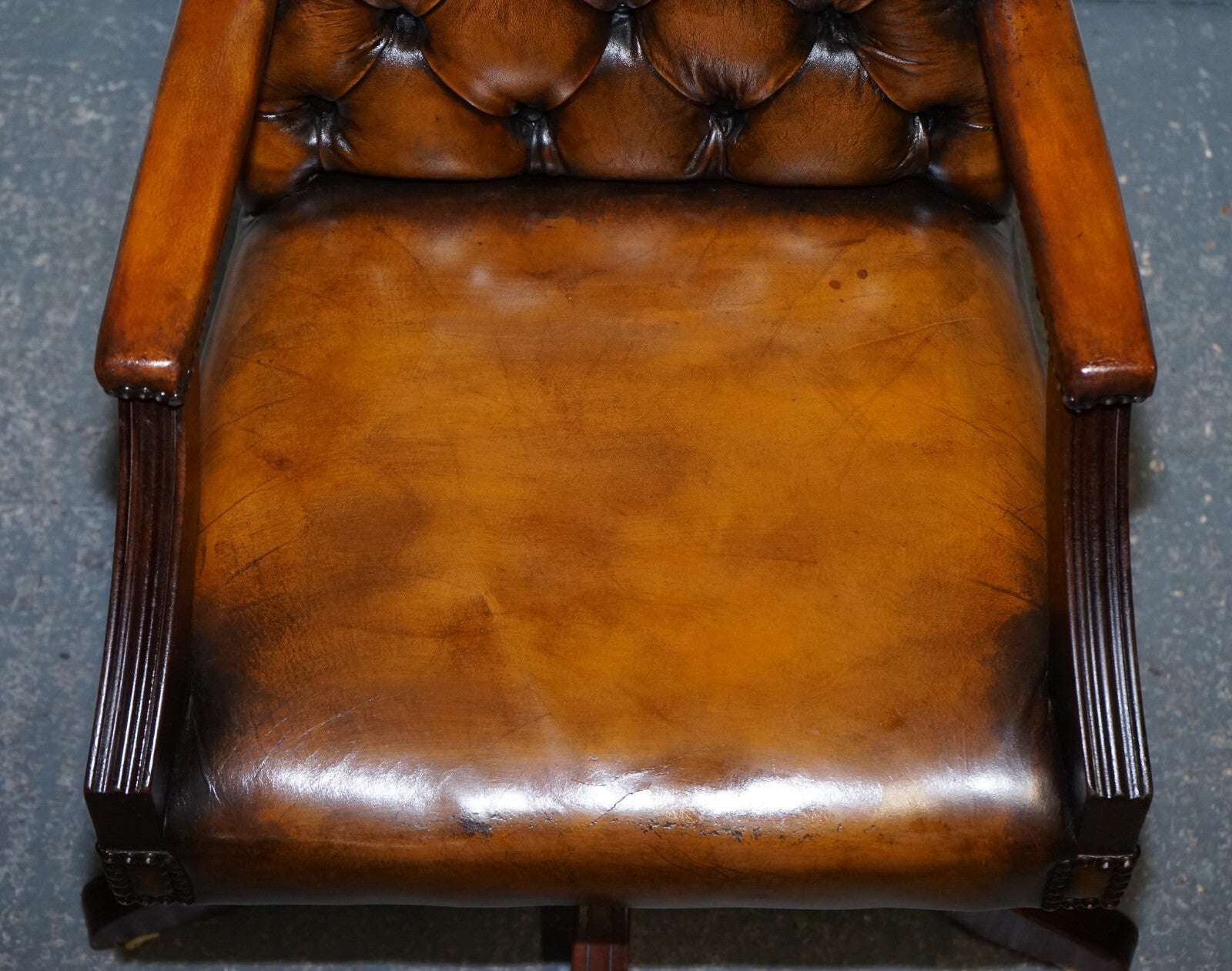 RARE CIGAR BROWN LEATHER CHESTERFIELD DIRECTIONS CONFERENCE LEATHER CHAIR