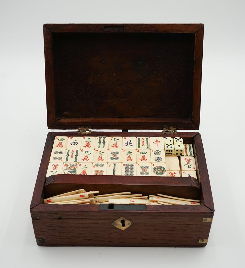 ANTIQUE TRADITIONAL CHINESE MAHJONG GAME SET WITH 144 TILES