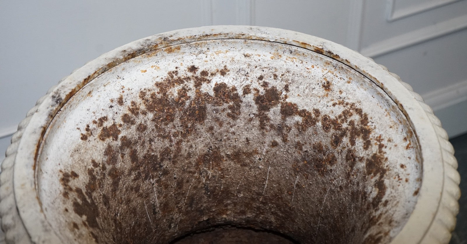 VICTORIAN PAINTED CAST IRON URN FLARED BEADED RIMS ABOVE SCROLLiNG ACANTHUS