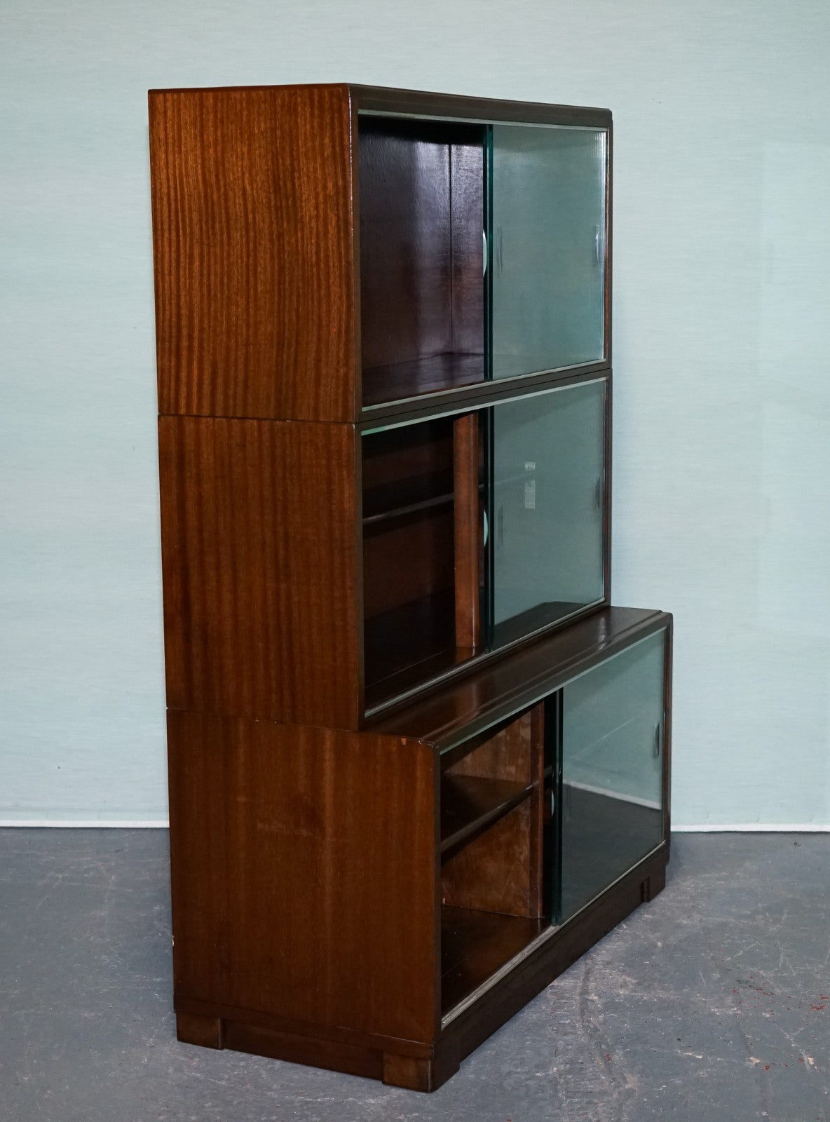 CIRCA 1930s MINTY OF OXFORD THREE TIER GLASS FRONT BARRISTER BOOKCASE CABINET