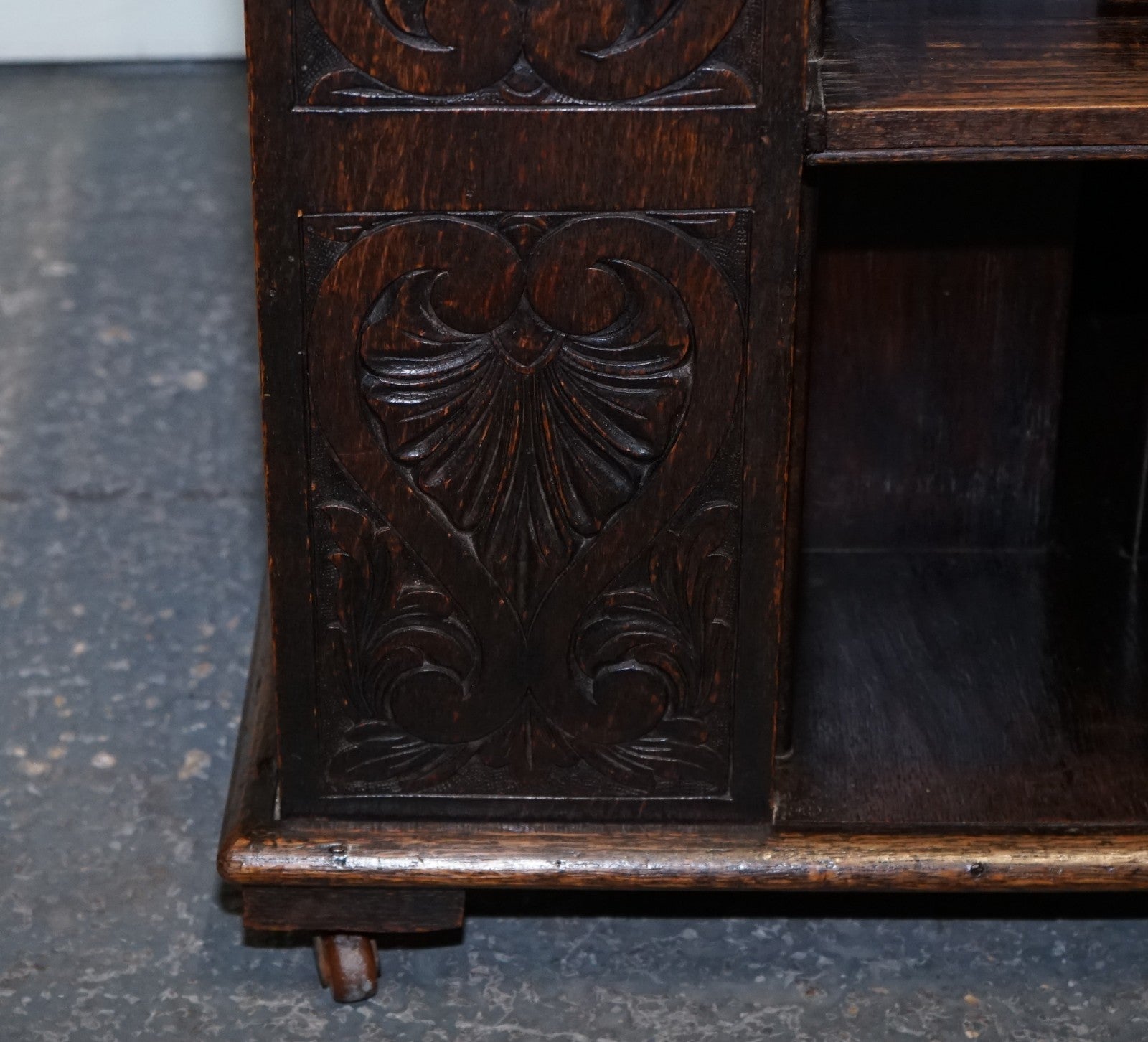 ANTIQUE VICTORIAN ENGLISH SOLID OAK CARVED JACOBEAN REVOLVING OPEN BOOKCASE