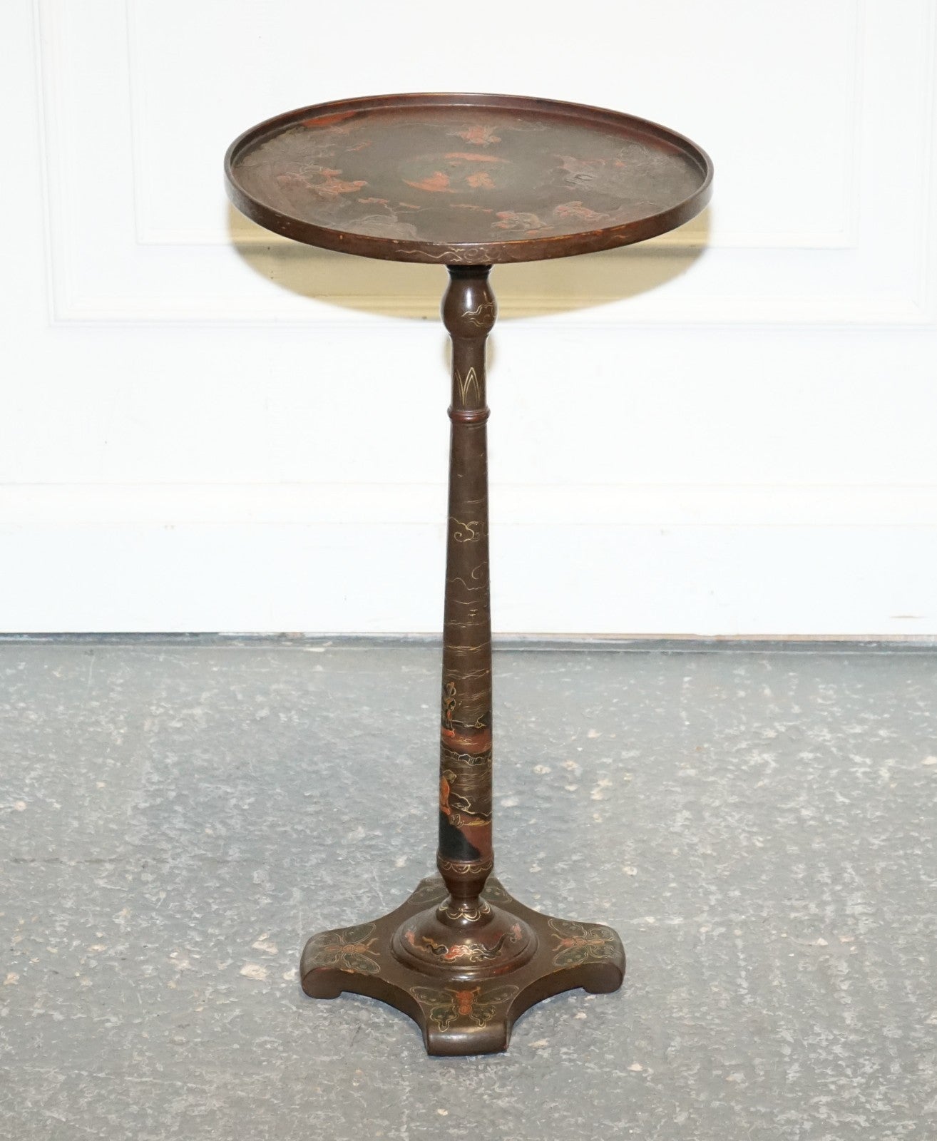 ANTIQUE CHINOISERIE LACQUERED HAND PAINTED SIDE END WINE LAMP TABLE