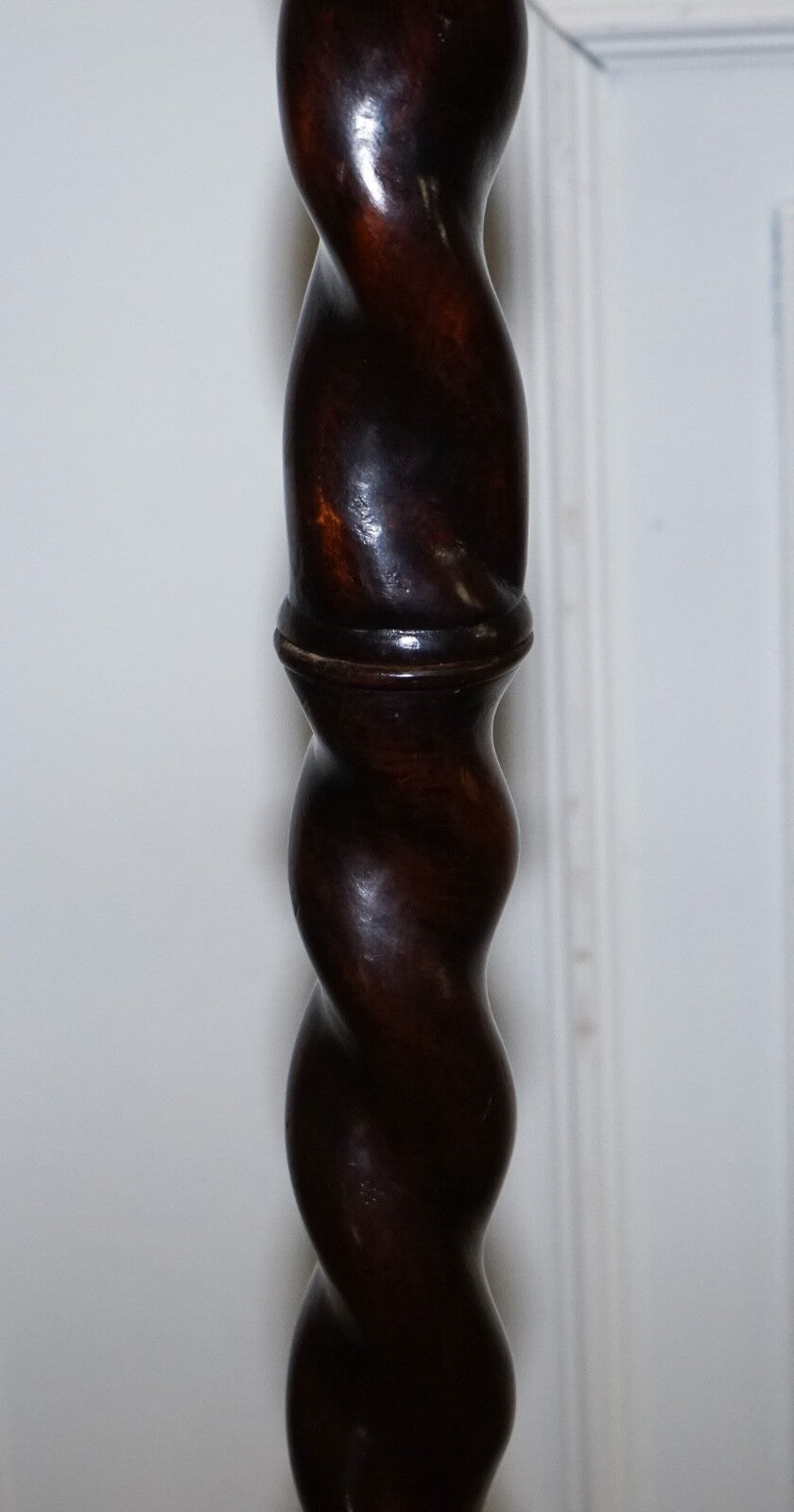 LOVELY RESTORED EDWARDIAN HARDWOOD BARLEY TWIST FLOOR LAMP
