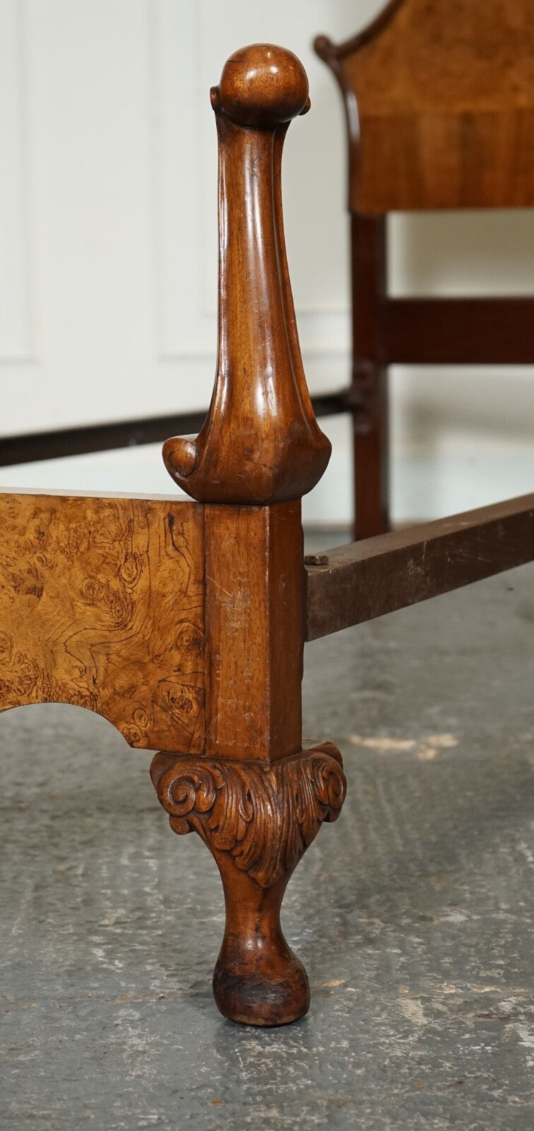 CIRCA 1930 ART DECO BURR WALNUT ENGLISH MADE VONO BEDSTEAD FRAME QUEEN ANNE LEGS