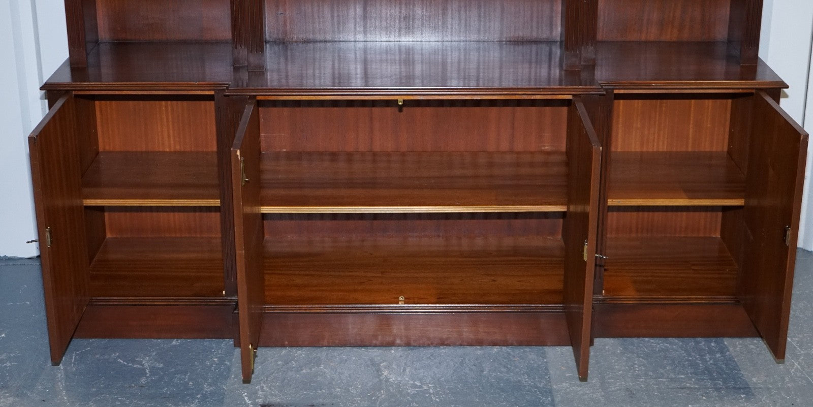 REGENCY STYLE BREAKFRONT OPEN BOOKCASE DISPLAY CABINET SHELVES & CUPBOARDS