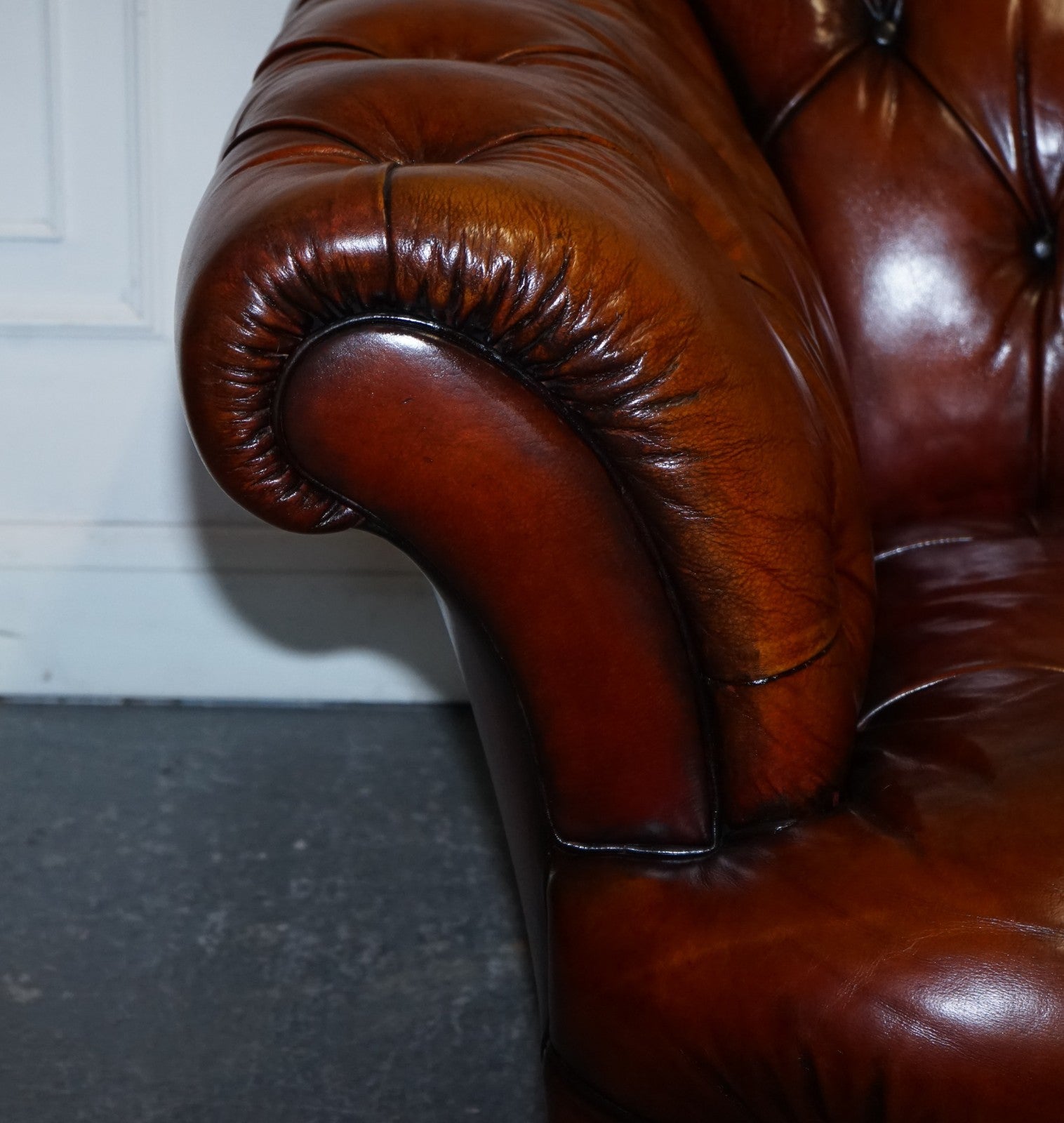 RESTORED HAND DYED LEATHER 2.5 SEATER CHESTERFIELD TETRAD OSCAR SOFA