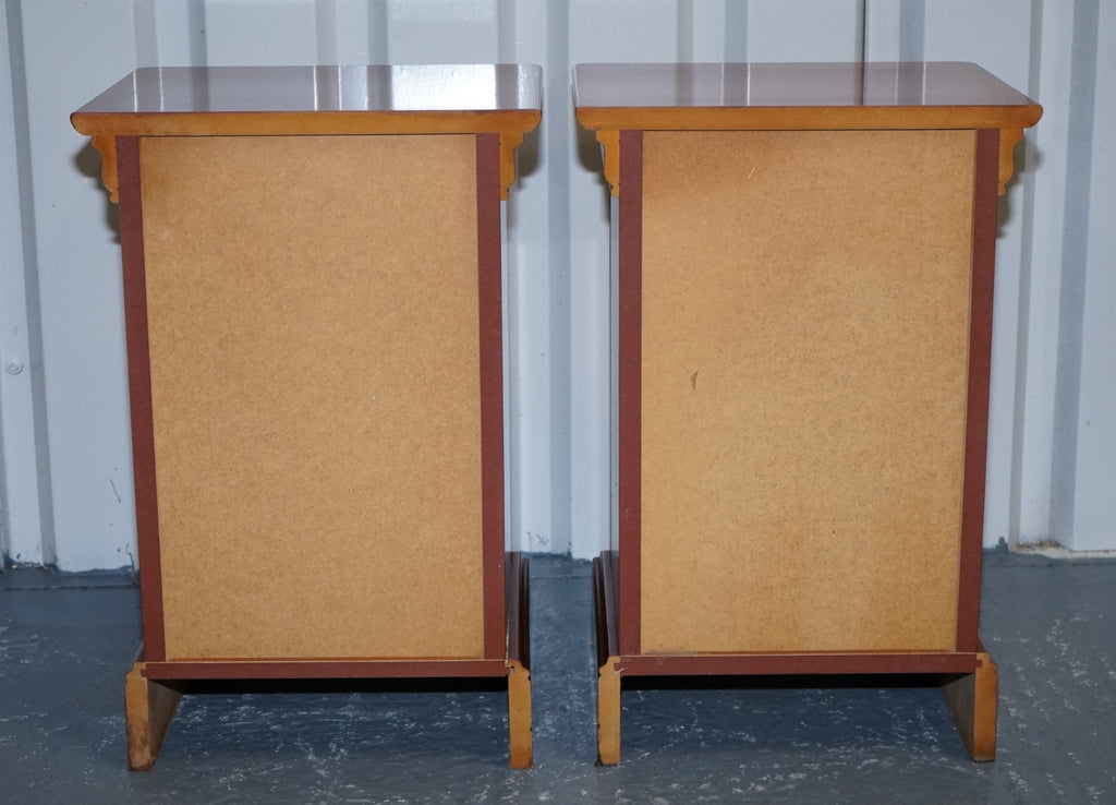 VINTAGE PAIR OF CHERRY WOOD FRENCH STYLE NIGHTSTANDS BEDSIDE TABLES