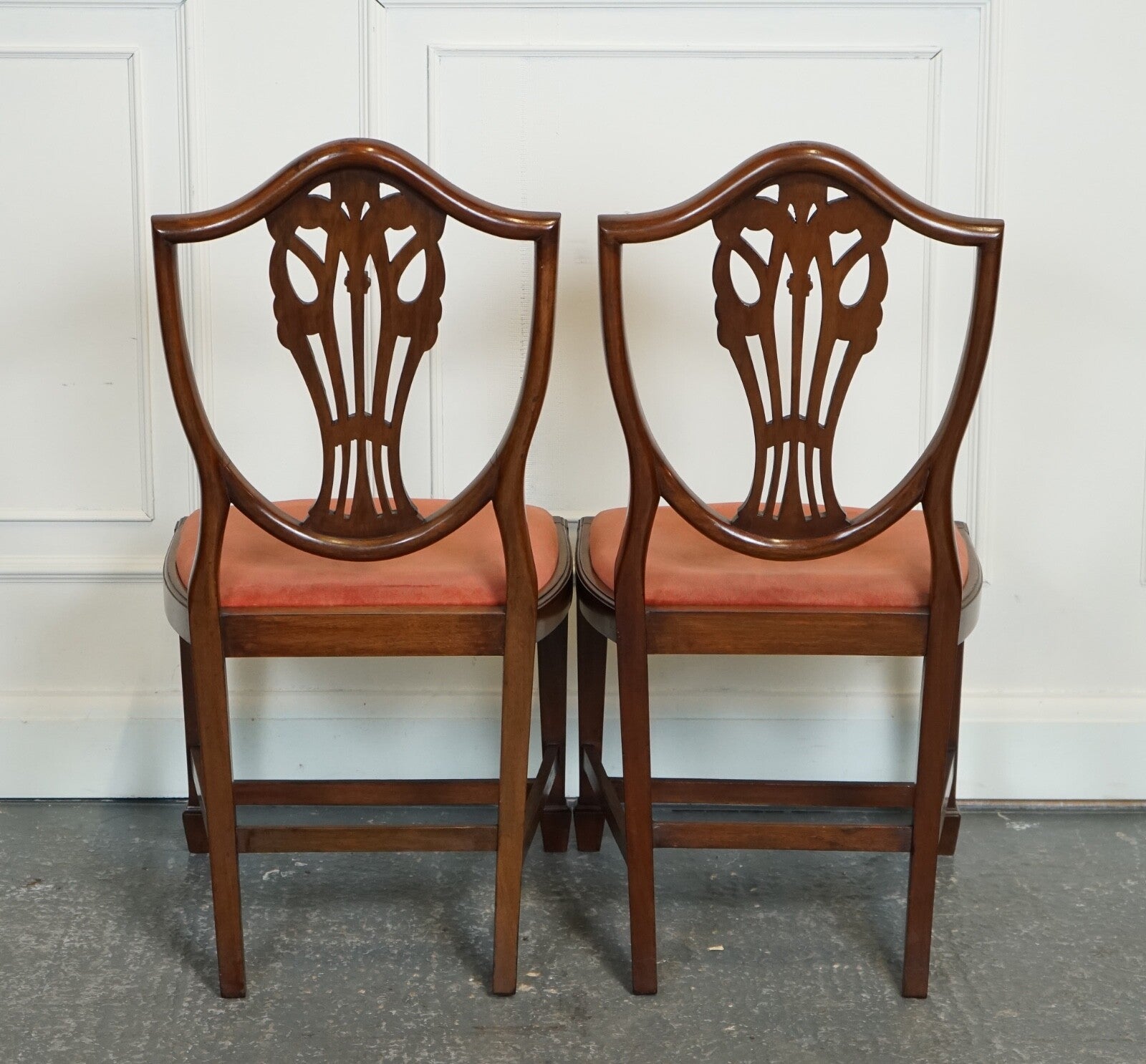 LOVELY PAiR OF VICTORIAN HEPPLEWHITE CARVER HALLWAY SIDE CHAIRS FEATHER FILLED