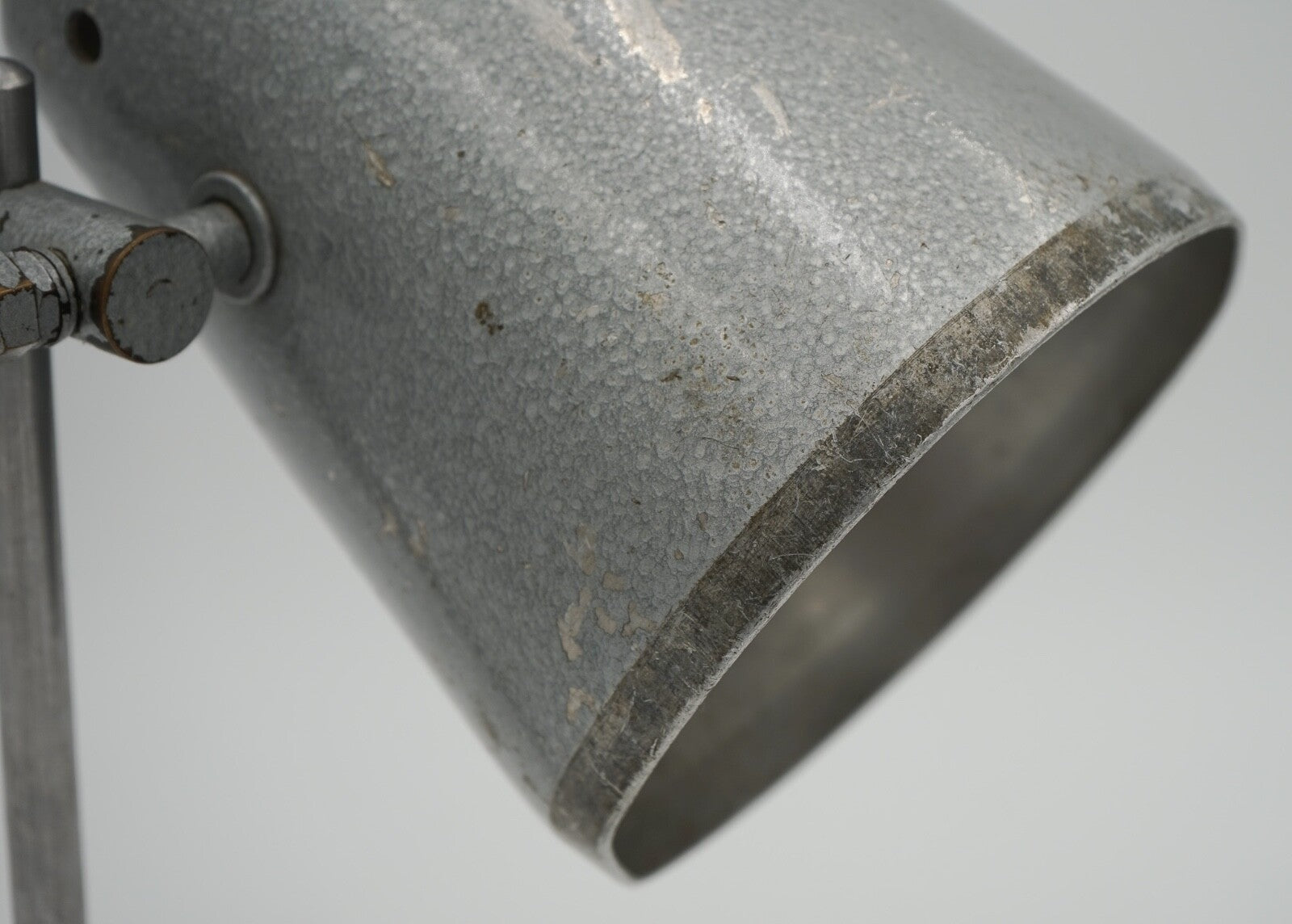 1940'S ENGLISH SALVAGED LABORATORY SCHOOL TABLE ADJUSTABLE LIGHT 003