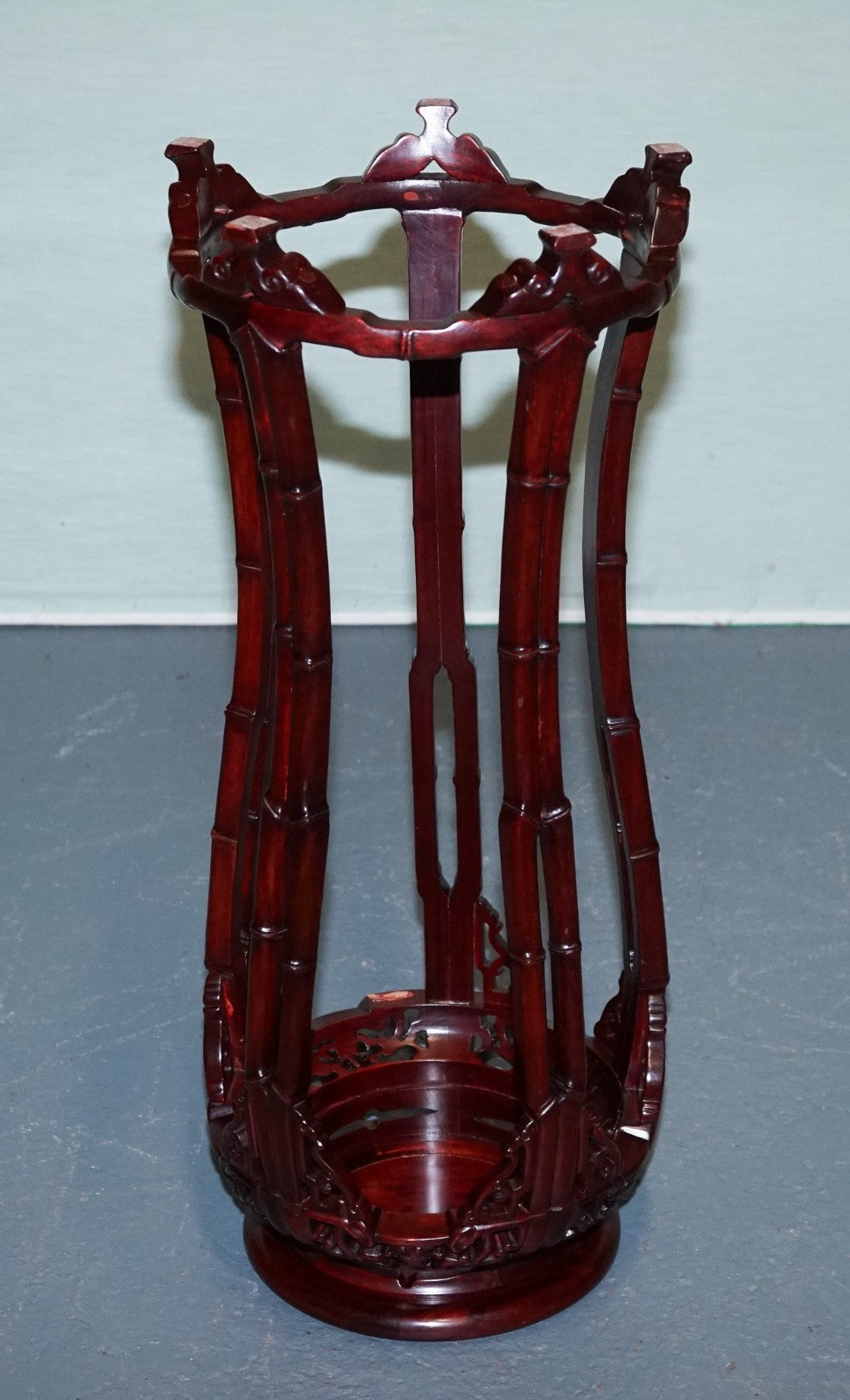 VINTAGE CHINESE CARVED HARDWOOD PLANT PEDESTAL BAMBOO MOTiF SHANGHAI TRADEMARK