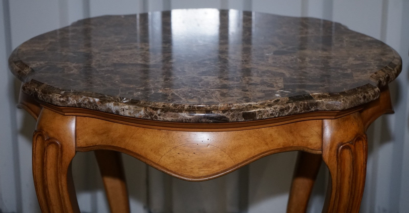 VINTAGE PAIR OF FRENCH STYLE SIDE LAMP TABLES WITH FAUX MARBLE TOPS