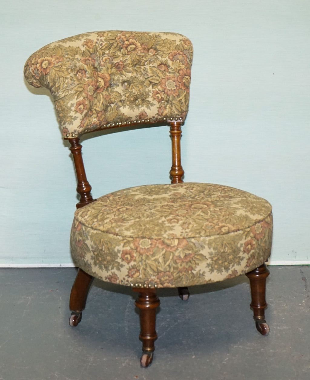 ANTIQUE VICTORIAN TAPESTRY NURSING CHAIR WITH FLORAL FLOWER DESIGN