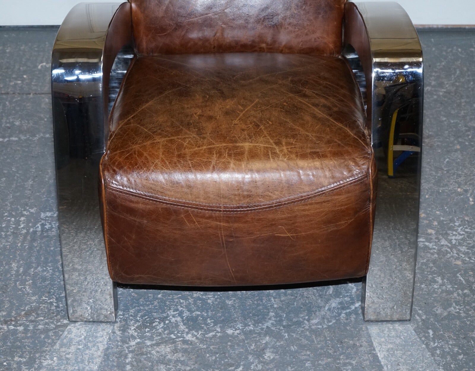 STUNNING PAIR OF FRENCH ART DECO CHROME AVIATOR HERITAGE BROWN LEATHER ARMCHAIRS