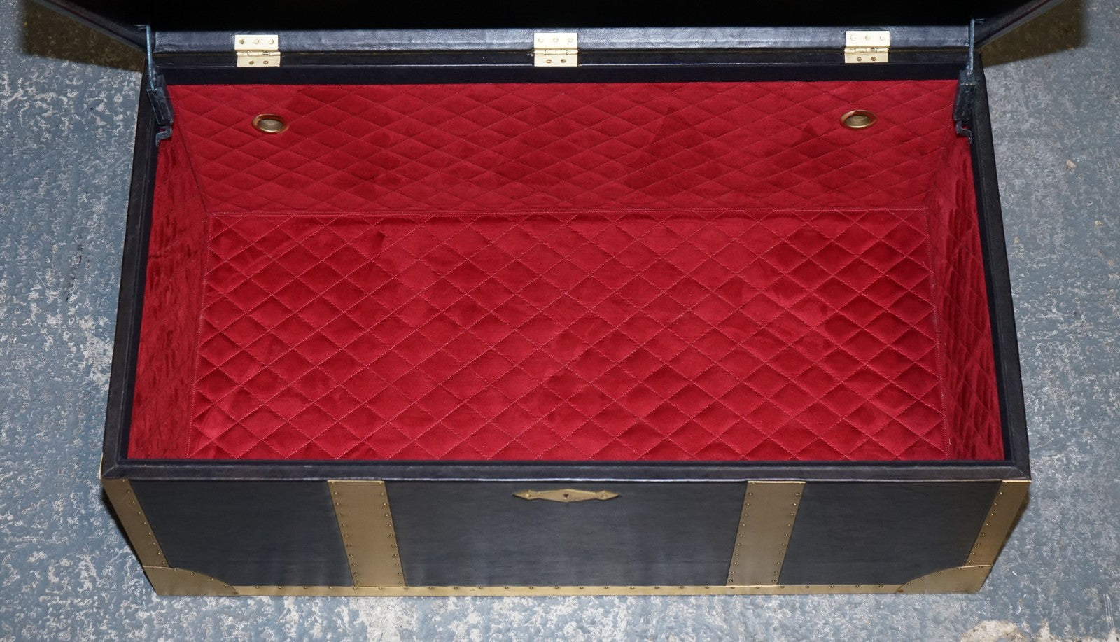 TIMOTHY OULTON CUMBERLAND COLLECTION STORAGE TRUNK WITH RED VELVET LINING