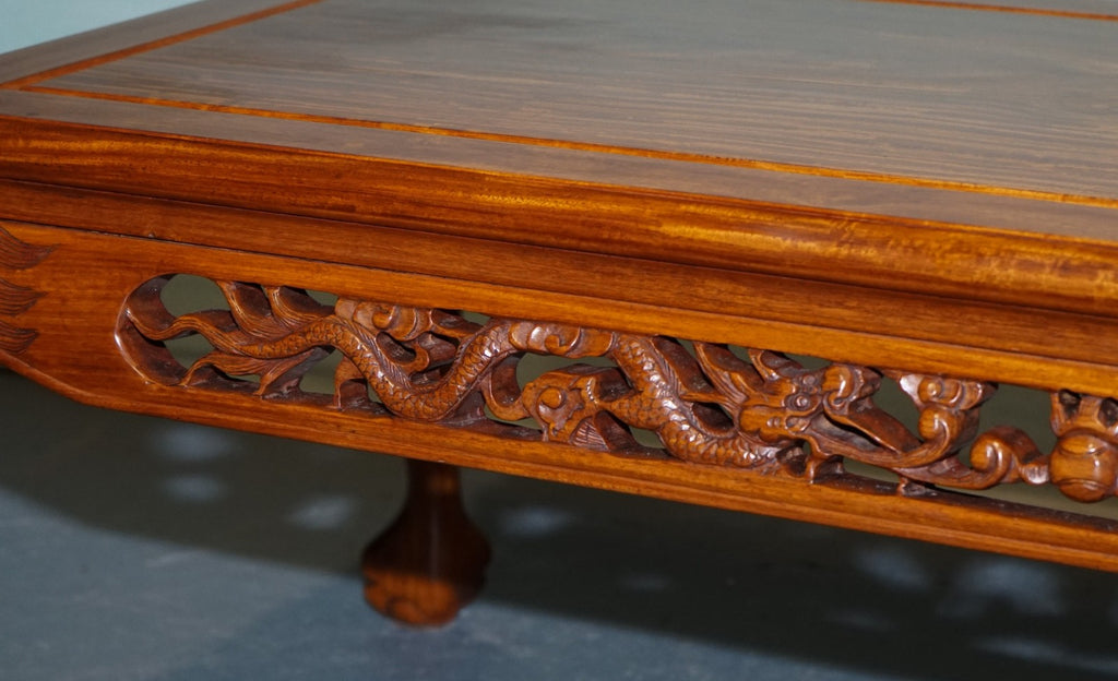 VINTAGE ORIENTAL CHINESE CABRIOLE PAW FEET WITH CARVED DRAGON DESiGN