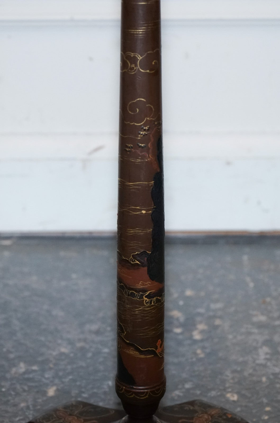 ANTIQUE CHINOISERIE LACQUERED HAND PAINTED SIDE END WINE LAMP TABLE