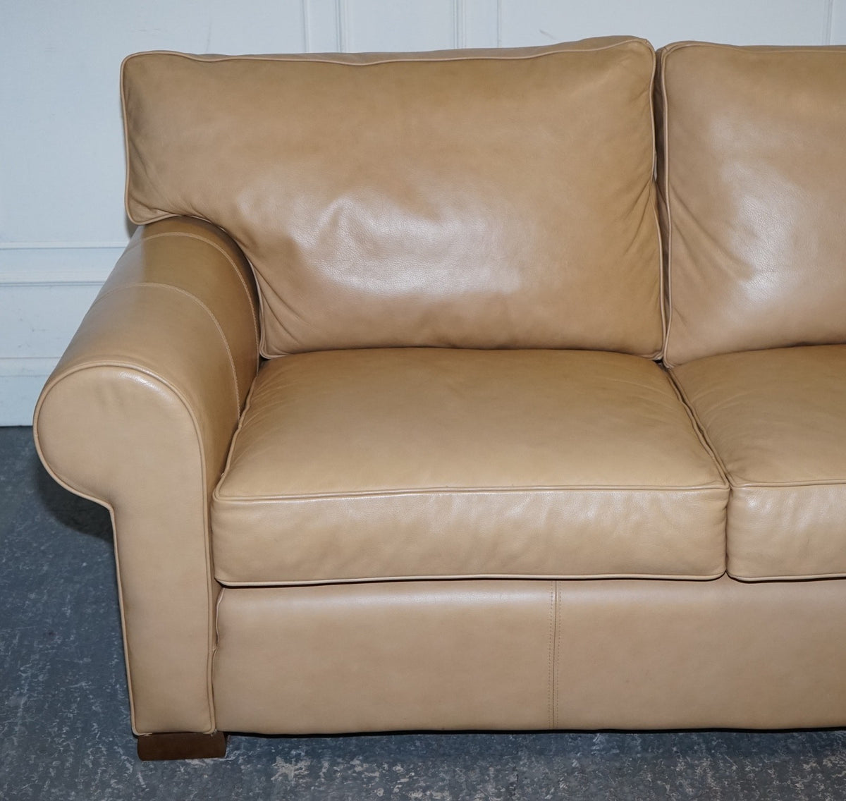 FINE LATTE BROWN LEATHER TWO SEATER SOFA MADE BY MULTIYORK ENGLAND