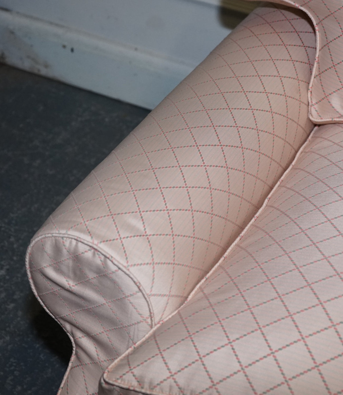 TRADITIONAL ENGLISH COUNTRY HOUSE TWO SEATER SOFA BED FEATHER FILLED CUSHIONS