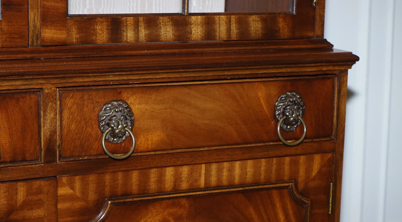 BEVAN FUNNEL GEORGIAN STYLE DISPLAY CABINET BOOKCASE GLASS SHELVES AND LIGHTS