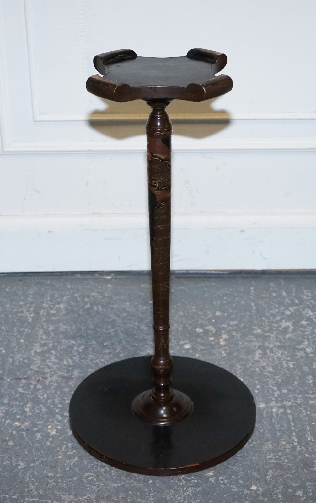 ANTIQUE CHINOISERIE LACQUERED HAND PAINTED SIDE END WINE LAMP TABLE
