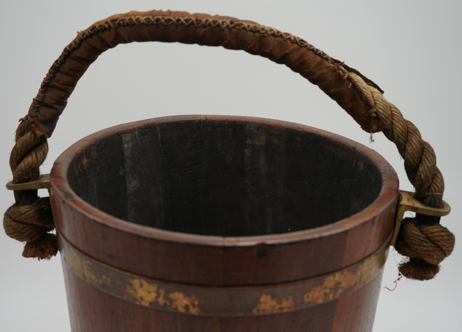 ANTIQUE ENGLISH VICTORIAN 19TH CENTURY NAVAL OAK FIRE BUCKET WITH ROYAL CREST