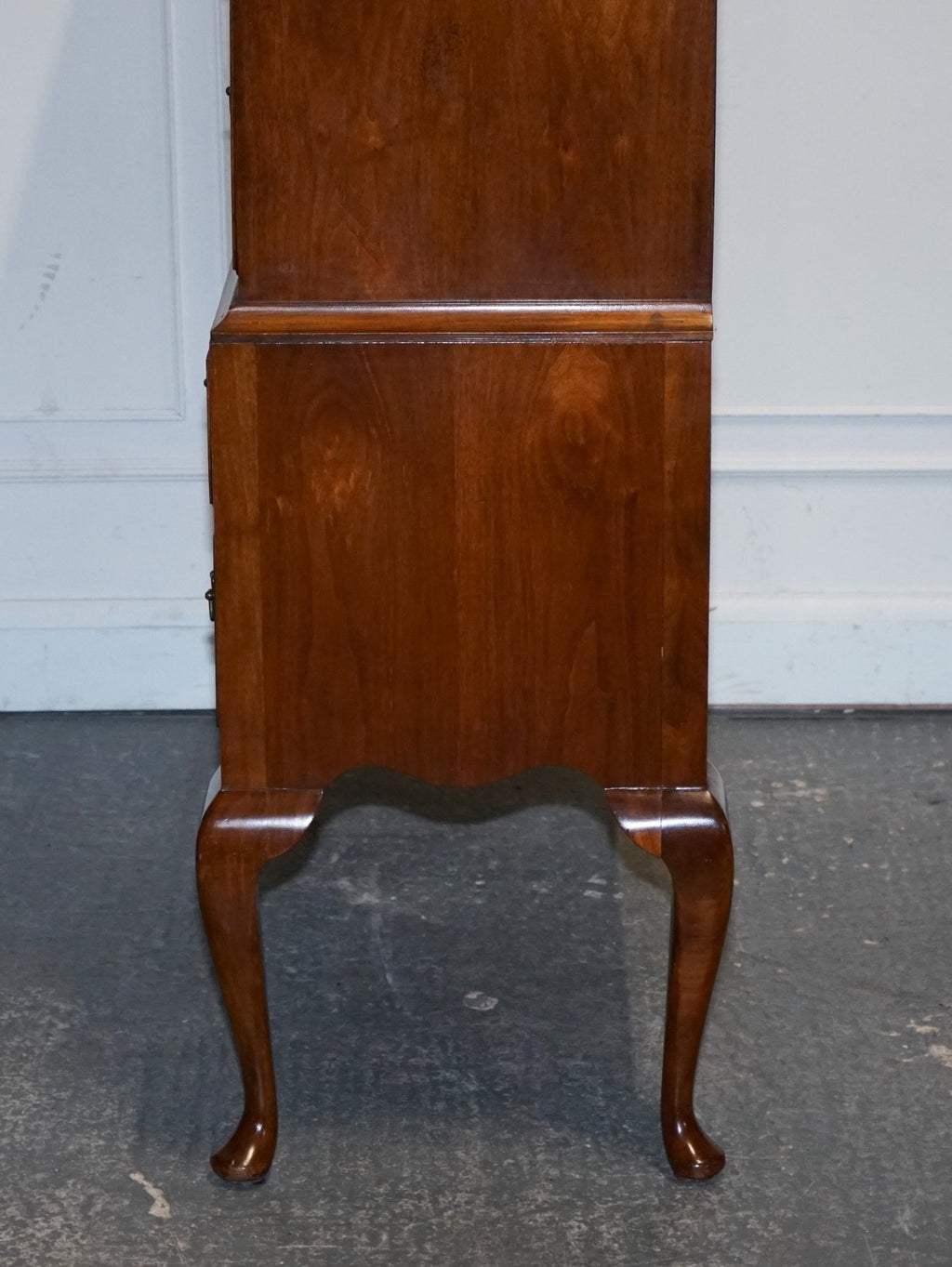 ANTIQUE GEORGIAN STYLE BURR WALNUT CHEST ON STAND WITH QUEEN ANNE LEGS