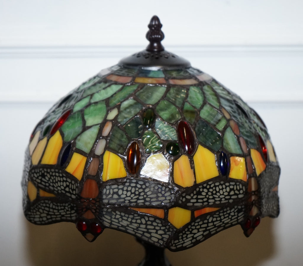 VINTAGE TIFFANY STYLE STAINED COLOURFUL GLASS WITH DRAGONFLY TABLE LAMP