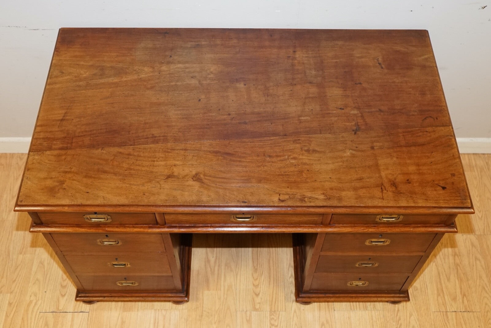 ANTIQUE RARE CIRCA 1880 VICTORIA REGINA MILITARY CAMPAIGN PEDESTAL DESK