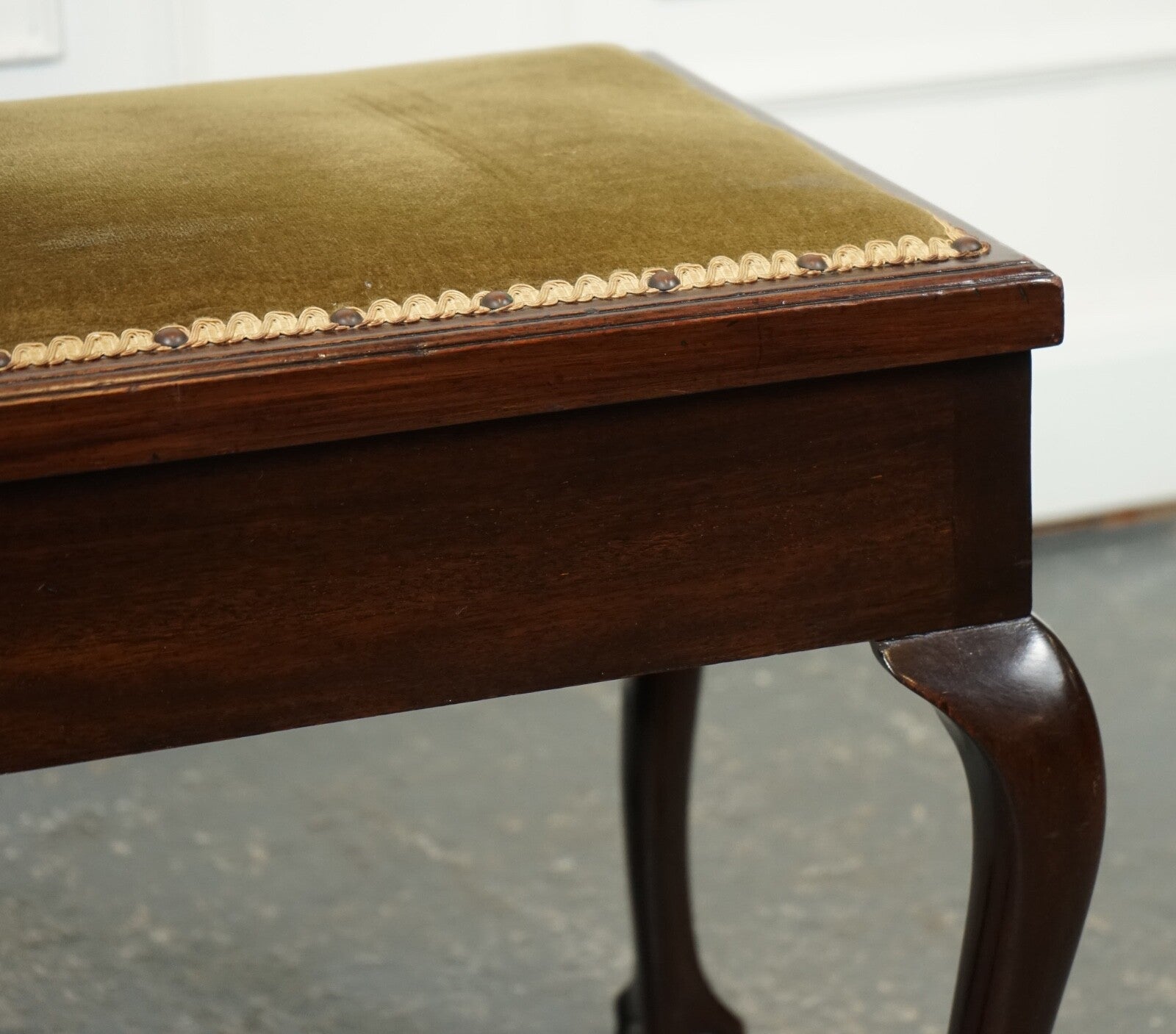 LAiDLER ROBSONS PIANO STOOL WITH STORAGE ON CLAW & BALL FEET